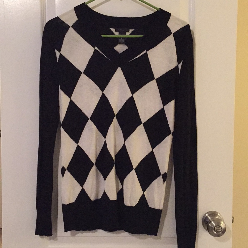 Harlequin Patterned V-Neck Sweater